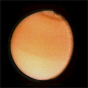 写真：タイタン（昼側から）