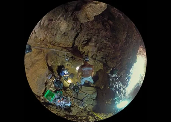 Scene 1　現代のサキタリ洞遺跡 (1)