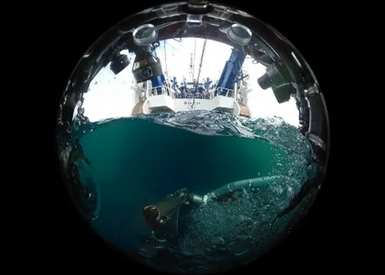 Scene 1　無人探査機で深海を目指す