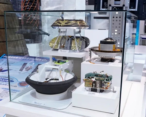 小惑星探査機はやぶさ 再突入カプセル