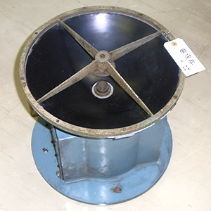 30cm Cassegrain antenna [NAOJ Nobeyama Radio Observatory]