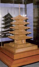 科博所蔵「法隆寺五重塔」模型　平成11（1999）年まで常設展示されていたときのようす