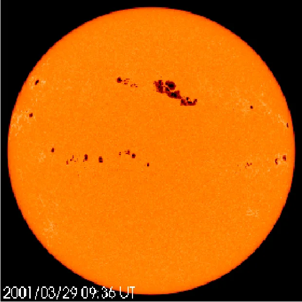 2001年に撮影された太陽