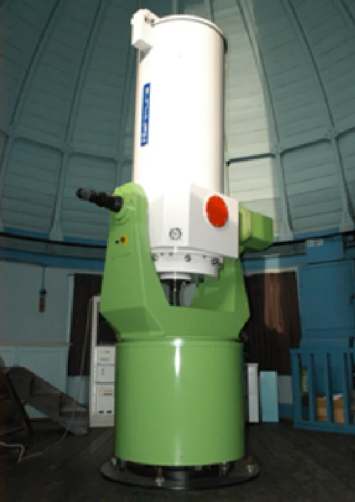 日本館屋上の望遠鏡