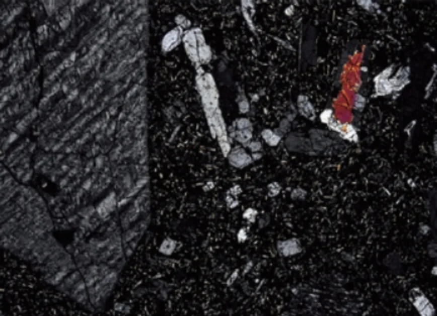 小笠原諸島の無人岩