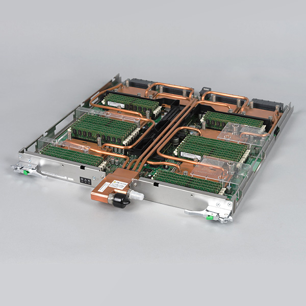 スーパーコンピュータ「京」システムボード<br>（所蔵：国立科学博物館、寄贈：理化学研究所）