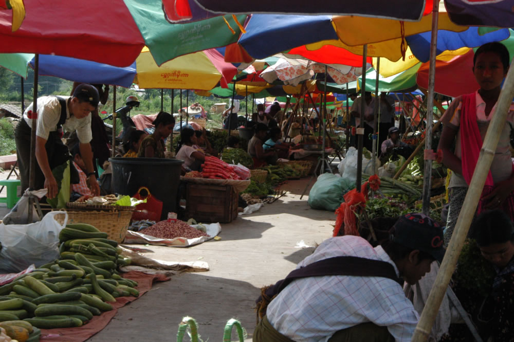 A market in Pinmana